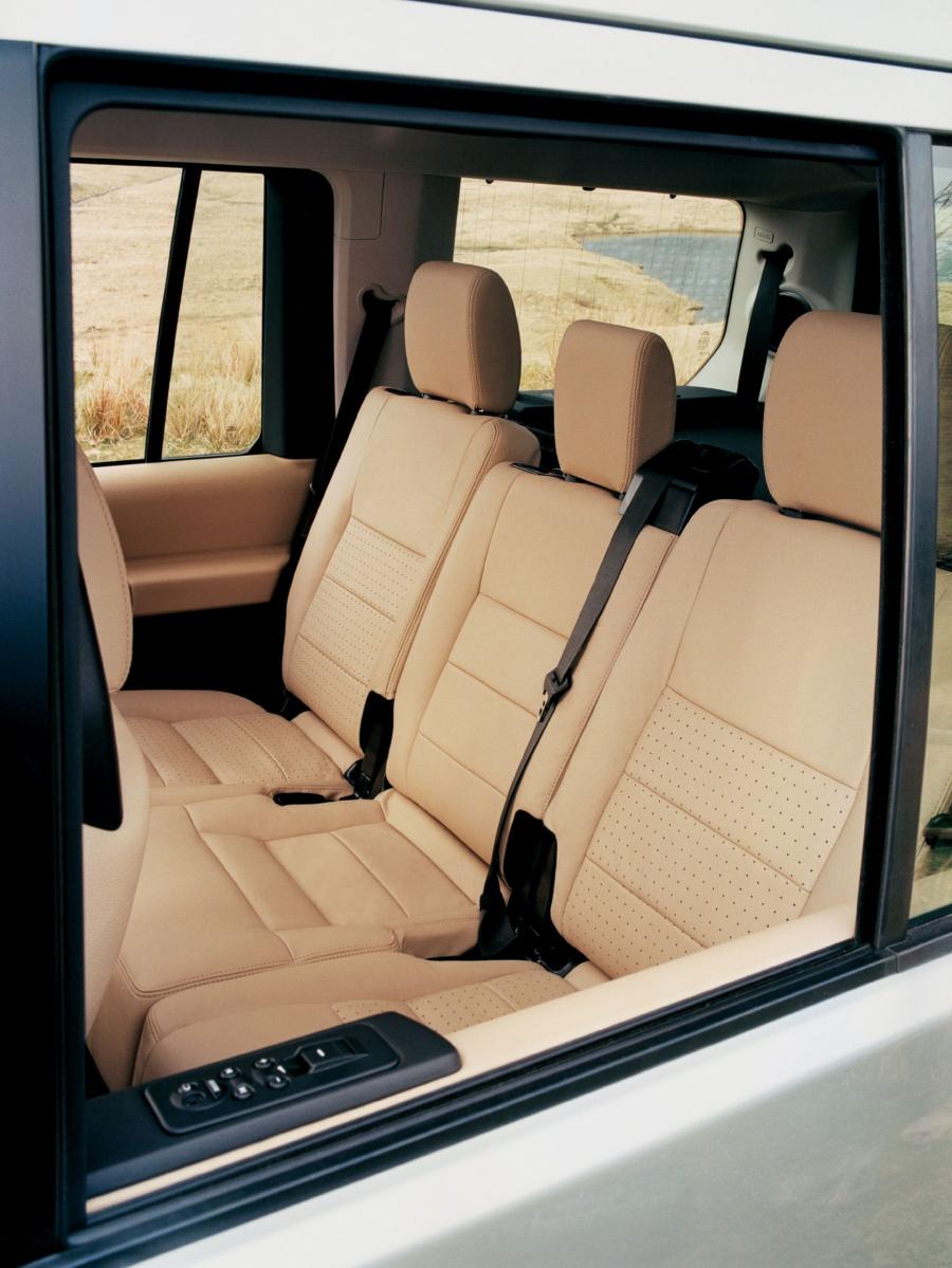  Land Rover Discovery 3 2004 года  (фото 29 из 132)